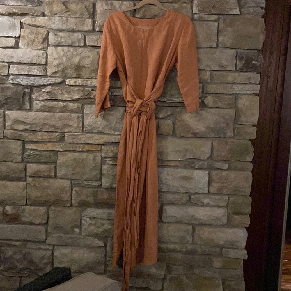 Linen wrap mid-length dress size: large color: light apricot